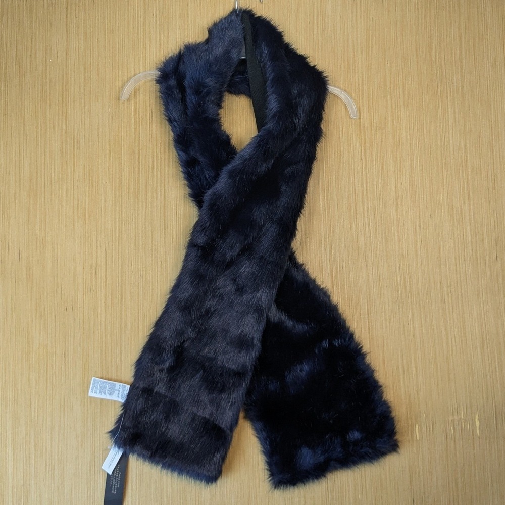 Banana Republic Navy Blue Faux Fur Scarf Pull Through Stole NWT